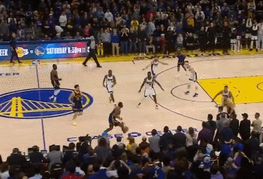 1706253615708097213.gif 开云体育五大联赛-绝杀一攻运球失误!落选全明星首发之日库里太郁闷