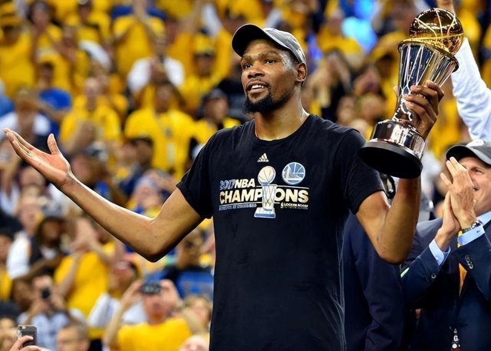 开云体育高赔率-太意外雷霆三少谁最能赚？哈登4.2亿 杜兰特5亿，看到威少我服了