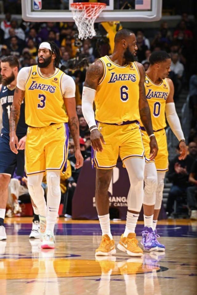 开云体育全站app下载优惠-神射关键三分改变比赛走向 2连胜！湖人立命靠防守