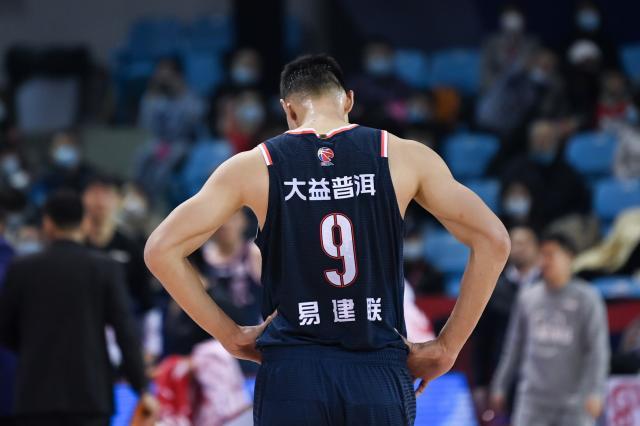 CBA第三阶段即将拉开战幕 抢四大战比往年更刺激