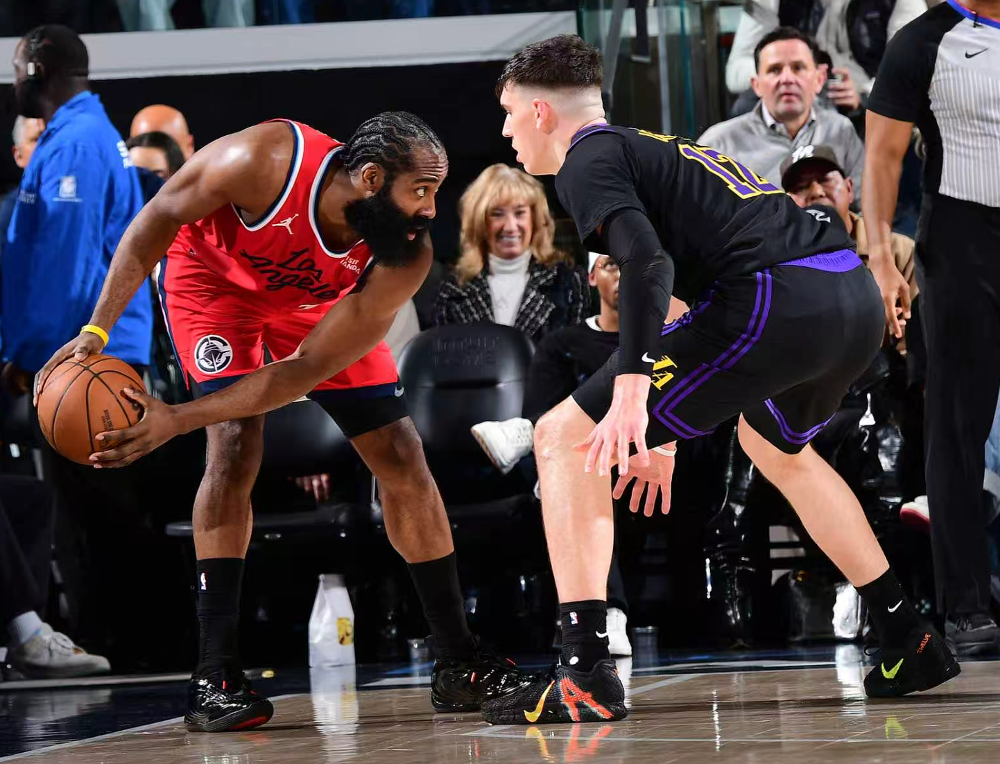 云开体育app下载-快船近17战14胜！21中6+7失误在场却净胜13分 哈登：我们还能进步