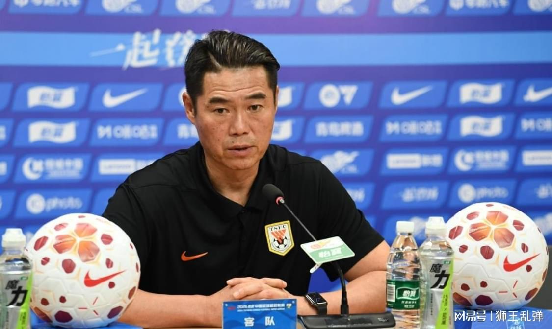 开云体育五大联赛-泰山换援太离谱!40万欧勤兵背锅离队,550万欧重叠乱象无人根治